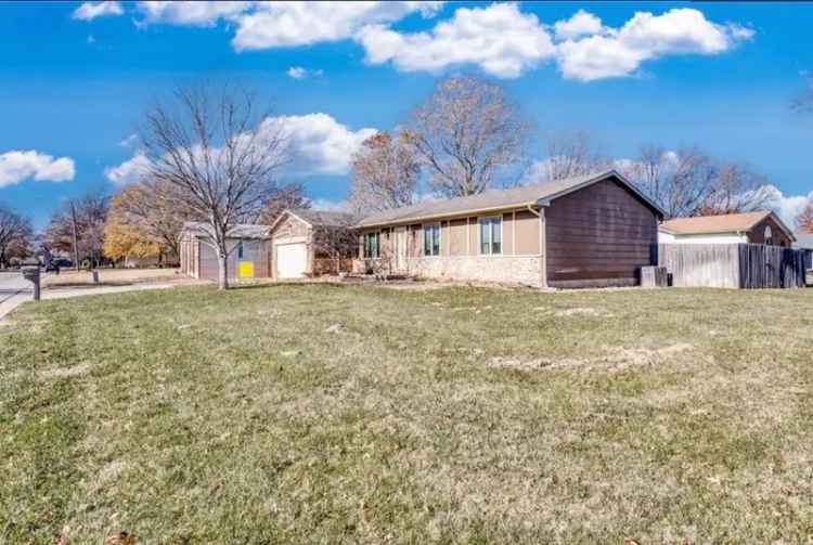 Single-family house For Sale in 8410, West 17th Street North, Wichita, Kansas