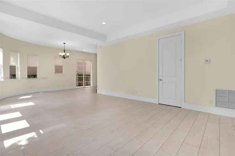 Single-family house For Sale in Fort Lauderdale, Florida