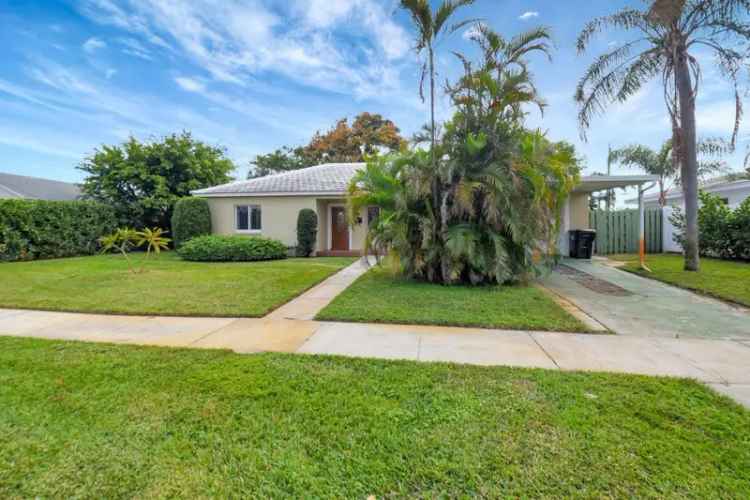 Single-family house For Sale in 25, Harvard Drive, Lake Worth Beach, Florida