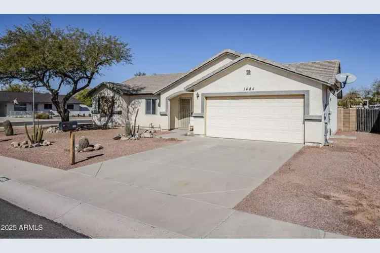 Single-family house For Sale in 1484, West 13th Avenue, Apache Junction, Arizona