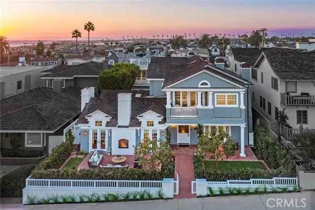 Single-family house For Sale in 215,217, Marigold Avenue, Newport Beach, California