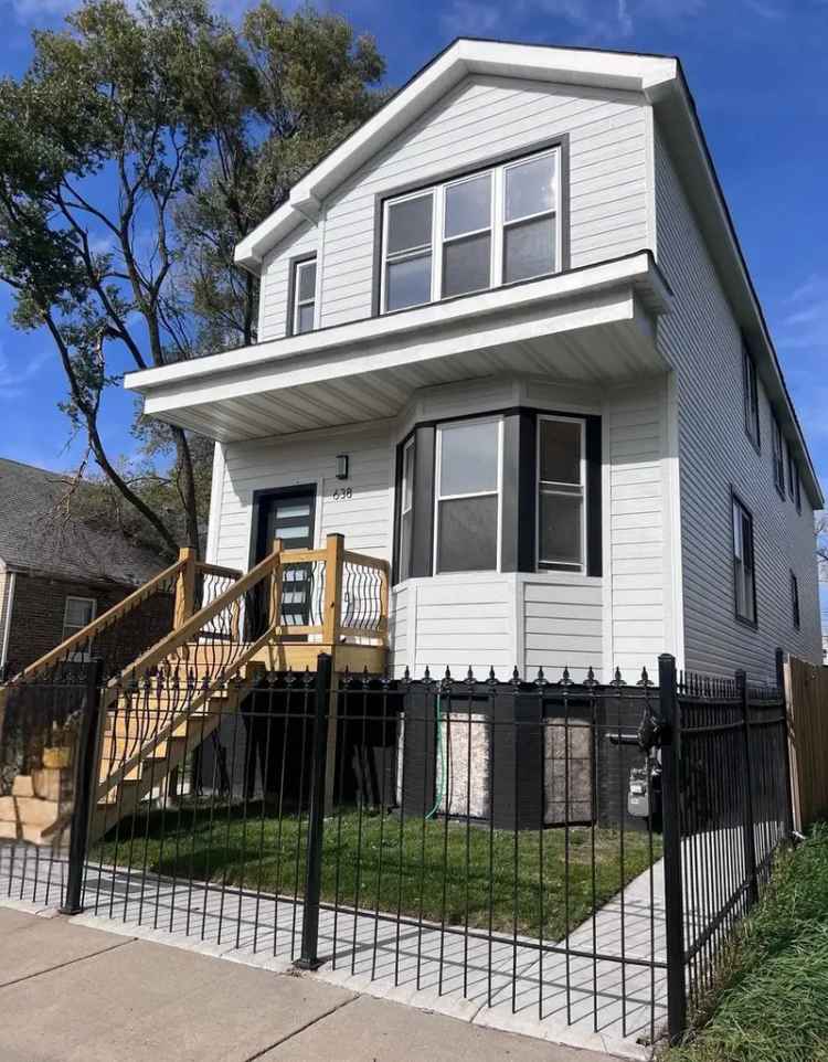 Single-family house For Sale in 638, East 65th Street, Chicago, Illinois