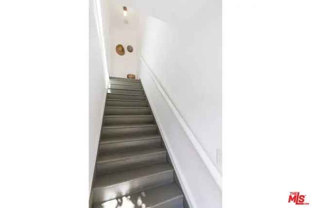 Condo For Sale in 1393, Allison Avenue, Los Angeles, California