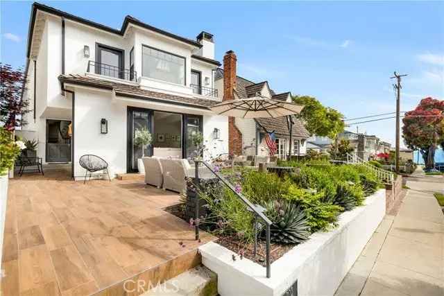 Single-family house For Sale in 302, Narcissus Avenue, Newport Beach, California