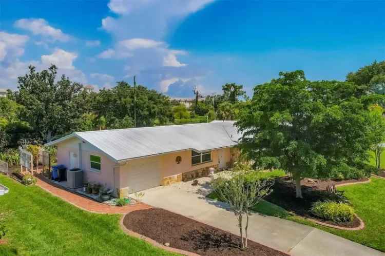 Single-family house For Sale in 401, Peach Street, Venice, Florida