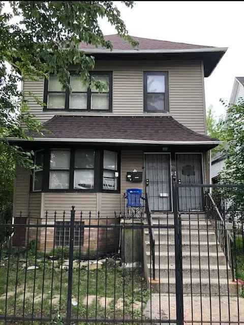 Multi-family house For Sale in 31, West 112th Place, Chicago, Illinois