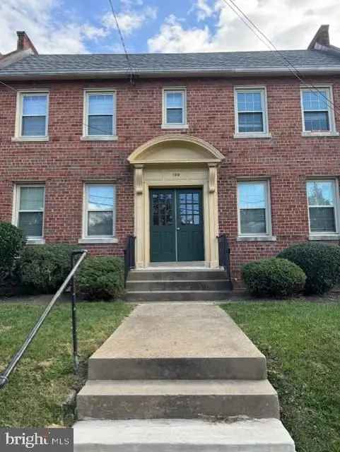 Multi-family house For Sale in 109, 35th Street Northeast, Washington, District of Columbia