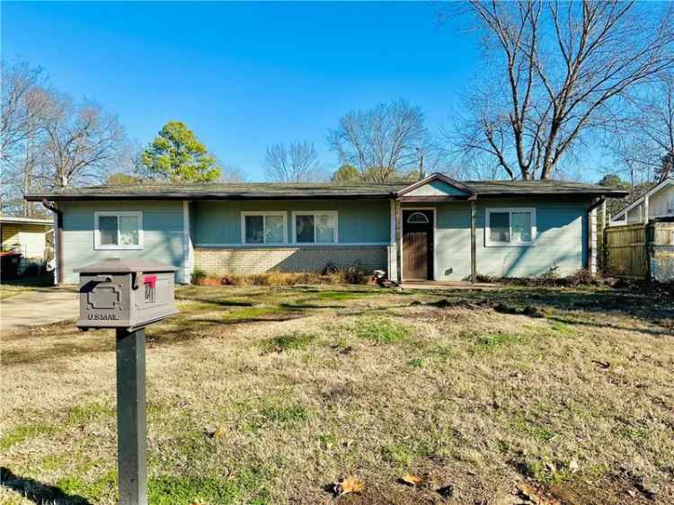 Single-family house For Sale in 211, South Laredo Avenue, Russellville, Arkansas