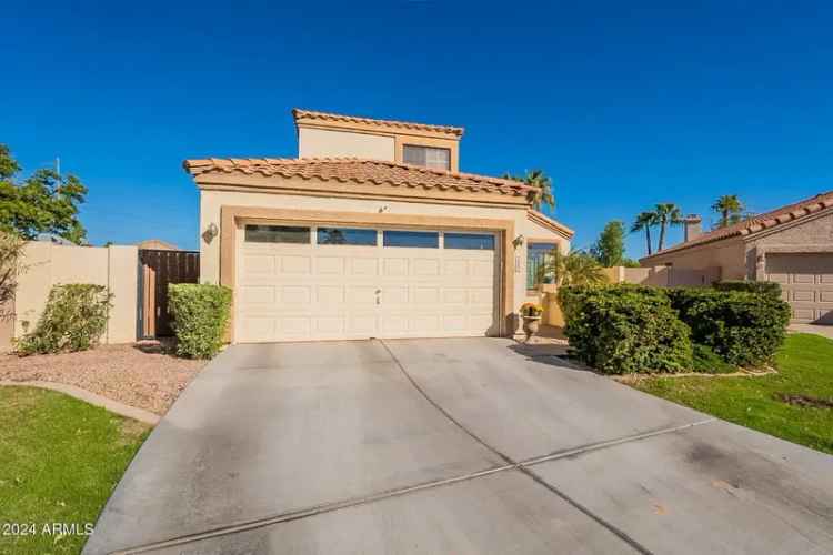 Single-family house For Sale in 242, East Stonebridge Drive, Gilbert, Arizona