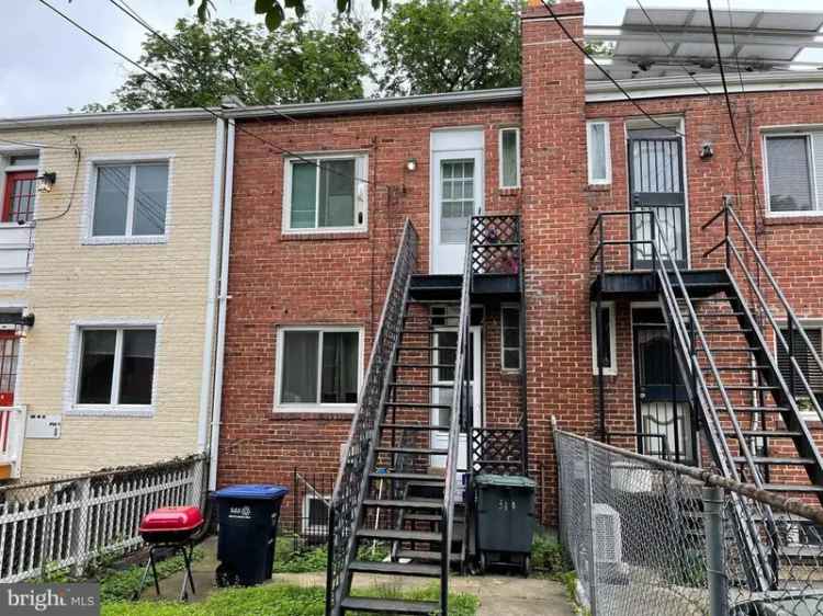 Multi-family house For Sale in 310, 19th Street Northeast, Washington, District of Columbia