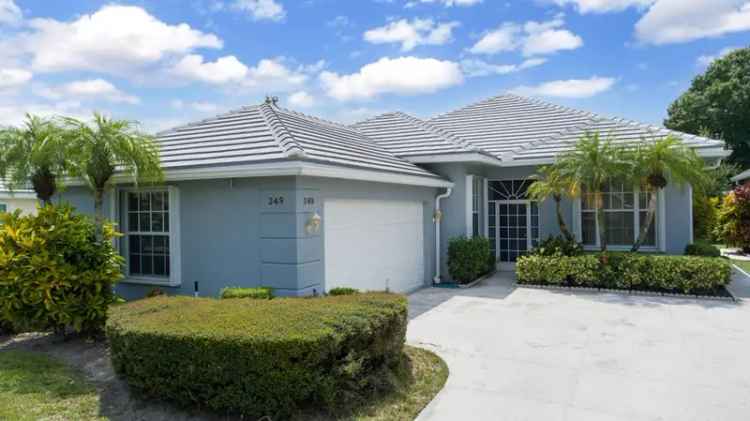 Single-family house For Sale in 249, Northwest Bentley Circle, Port Saint Lucie, Florida