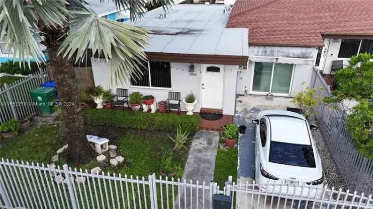 Multi-family house For Sale in 2893, Southwest 32nd Court, Miami, Florida