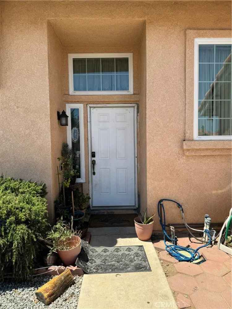 Single-family house For Sale in Victorville, California