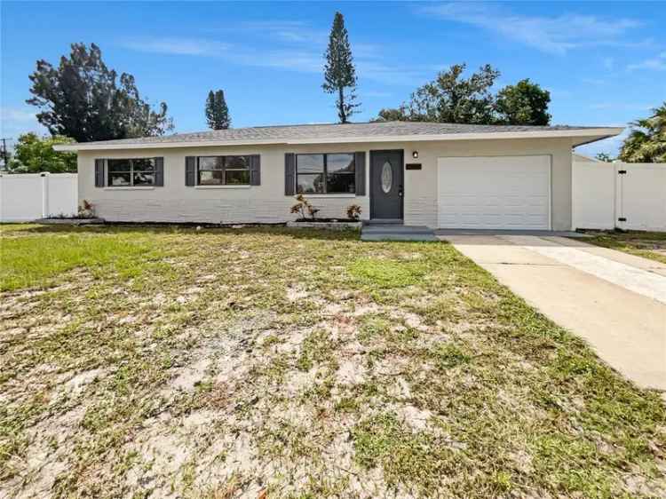 Single-family house For Sale in Bradenton, Florida