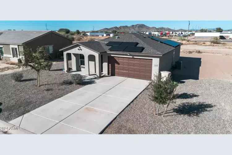 Single-family house For Sale in Arizona City, Arizona