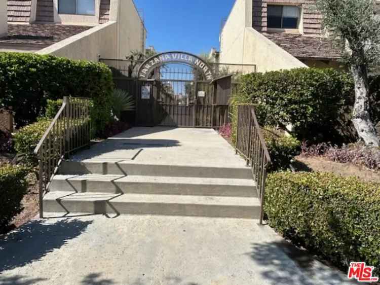 Condo For Sale in 18417, Collins Street, Los Angeles, California