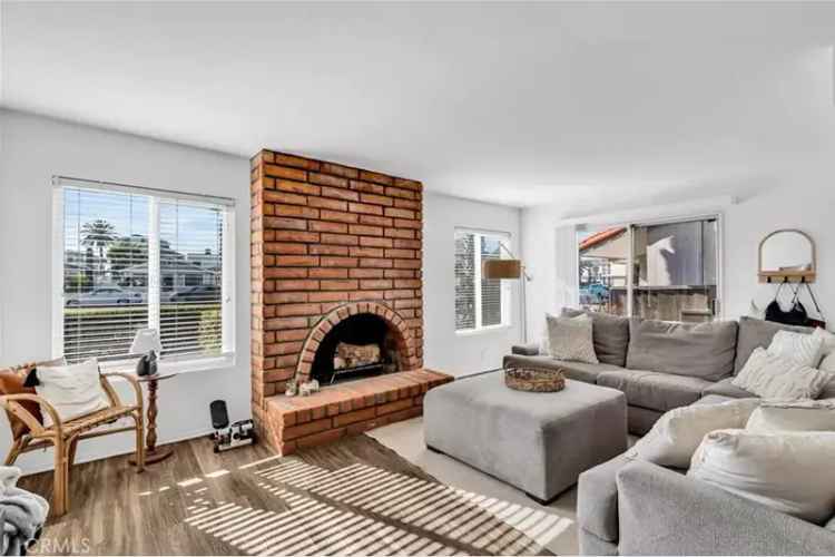 Multi-family house For Sale in 812,812 1/2, West Balboa Boulevard, Newport Beach, California