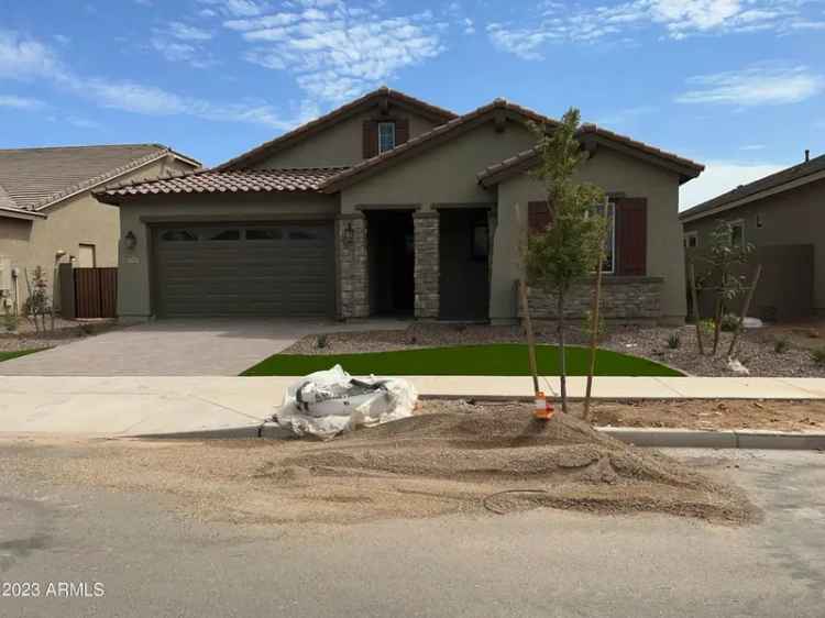 Single-family house For Sale in 15987, West Montana De Oro Drive, Surprise, Arizona