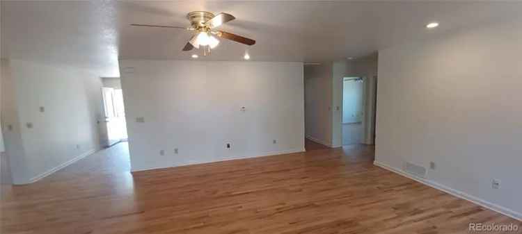 Single-family house For Sale in 823, Irving Street, Denver, Colorado