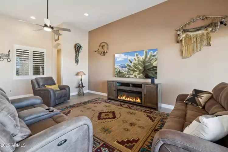 Single-family house For Sale in 216, West Paoli Street, San Tan Valley, Arizona