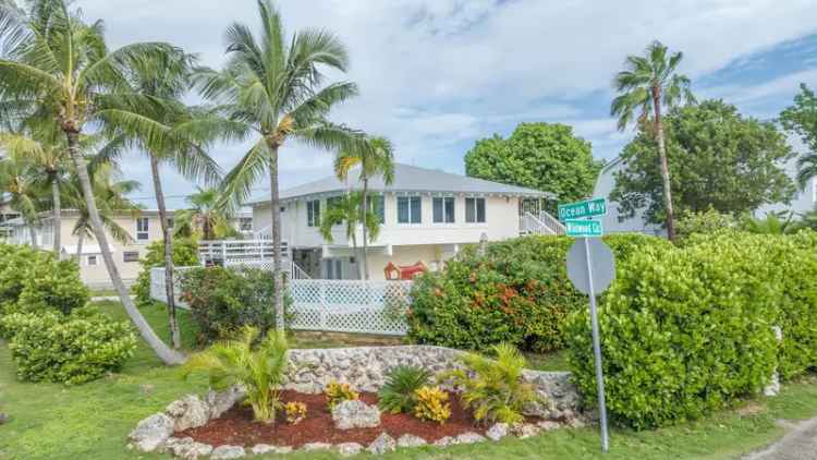 Single-family house For Sale in Key Largo, Florida