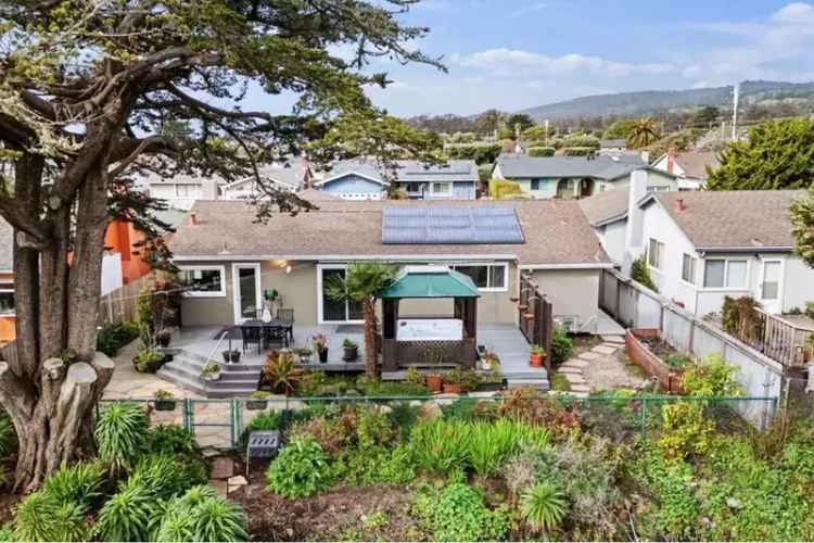 Single-family house For Sale in 423, Kehoe Avenue, Half Moon Bay, California