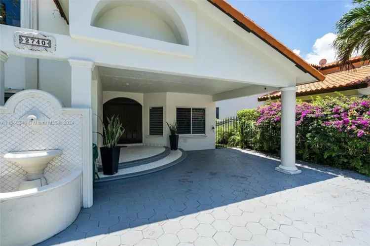 Single-family house For Sale in 2740, Southwest 13th Street, Miami, Florida