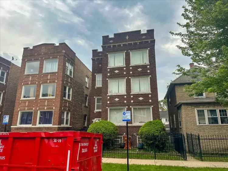 Multi-family house For Sale in 5515, West Gladys Avenue, Chicago, Illinois