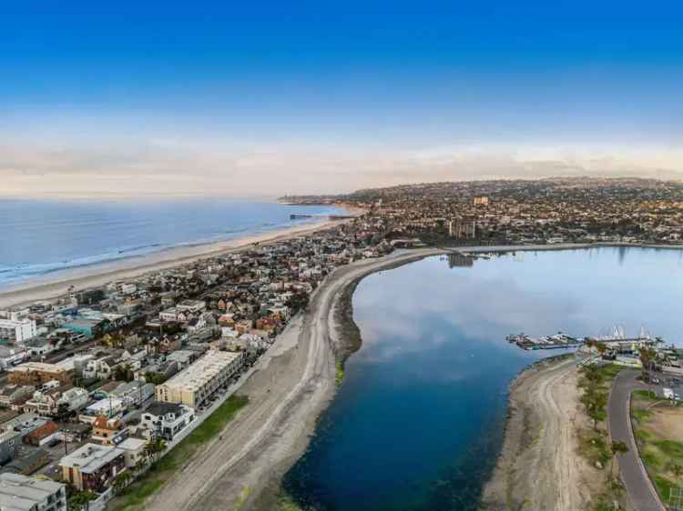 Multi-family house For Sale in 3656, Bayside Walk, San Diego, California