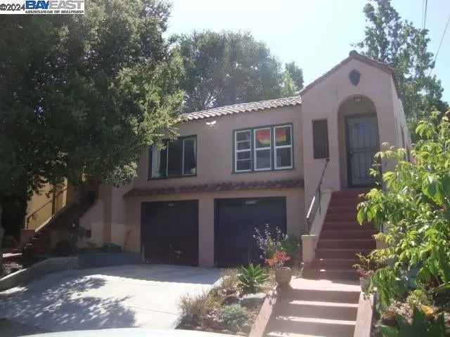 Multi-family house For Sale in 4026, Whittle Avenue, Oakland, California