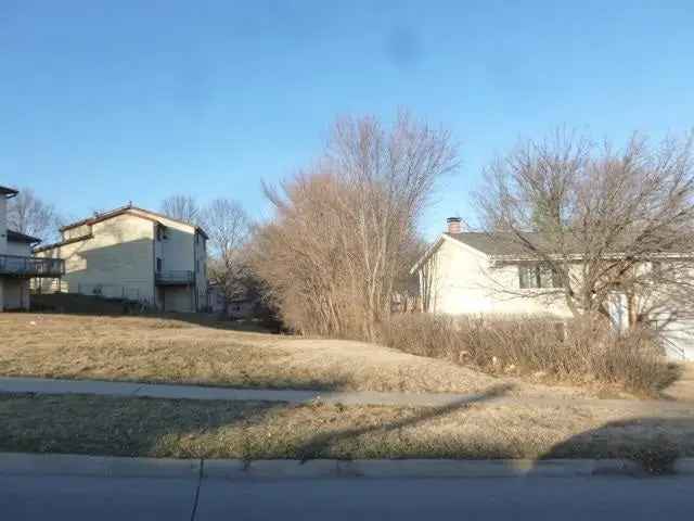 Land For Sale in 2007, 10th Street, Coralville, Iowa