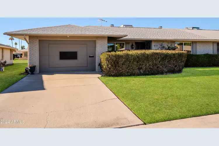 House For Sale in 10440, West Kingswood Circle, Sun City, Arizona