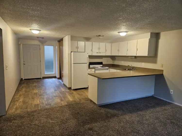 Large 2 Bedroom Apartment in Historic Oregon City