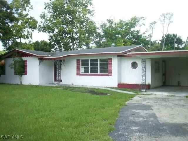 Single-family house For Sale in 3977, Seminole Avenue, Fort Myers, Florida