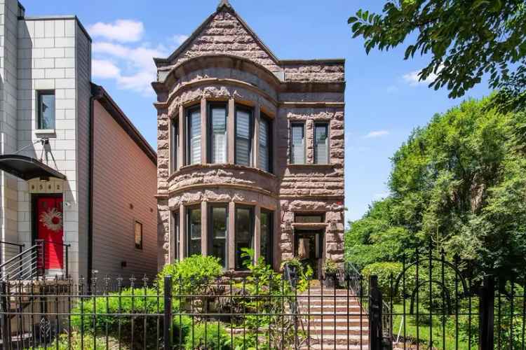 Single-family house For Sale in 4540, South Prairie Avenue, Chicago, Illinois