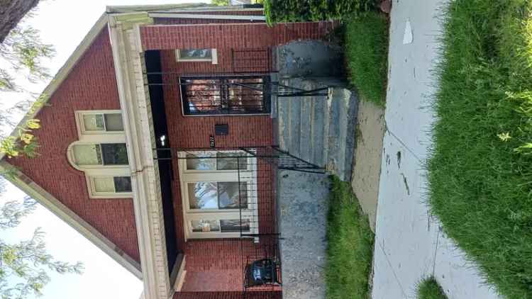 Single-family house For Sale in 7622, South Vernon Avenue, Chicago, Illinois