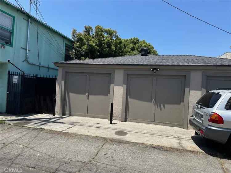 Multi-family house For Sale in 1154, West 57th Street, Los Angeles, California