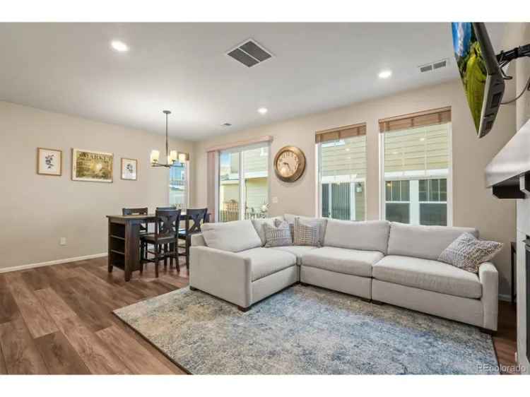 Single-family house For Sale in 2866, Low Meadow Boulevard, Castle Rock, Colorado