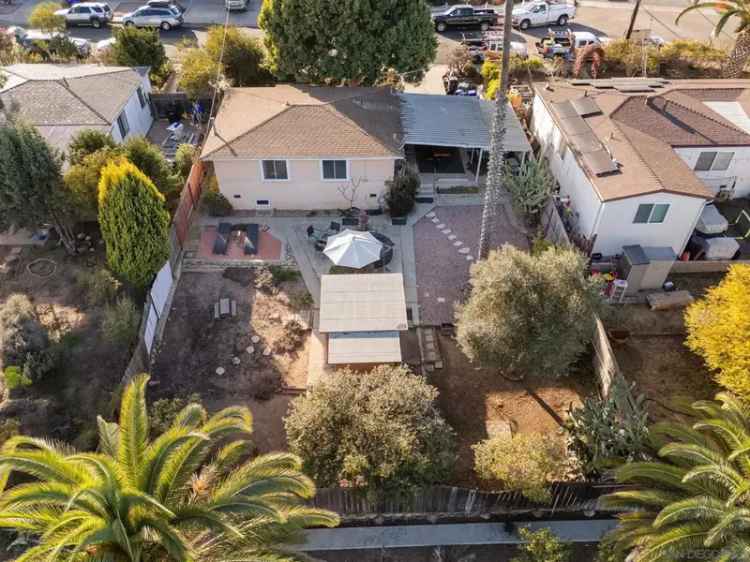 Single-family house For Sale in 2053, Burroughs Street, San Diego, California