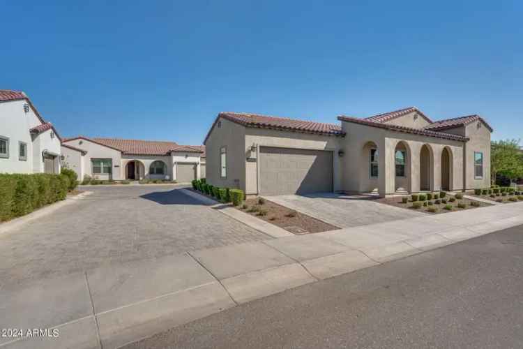 Single-family house For Sale in 11691, North Luckenbach Street, Surprise, Arizona