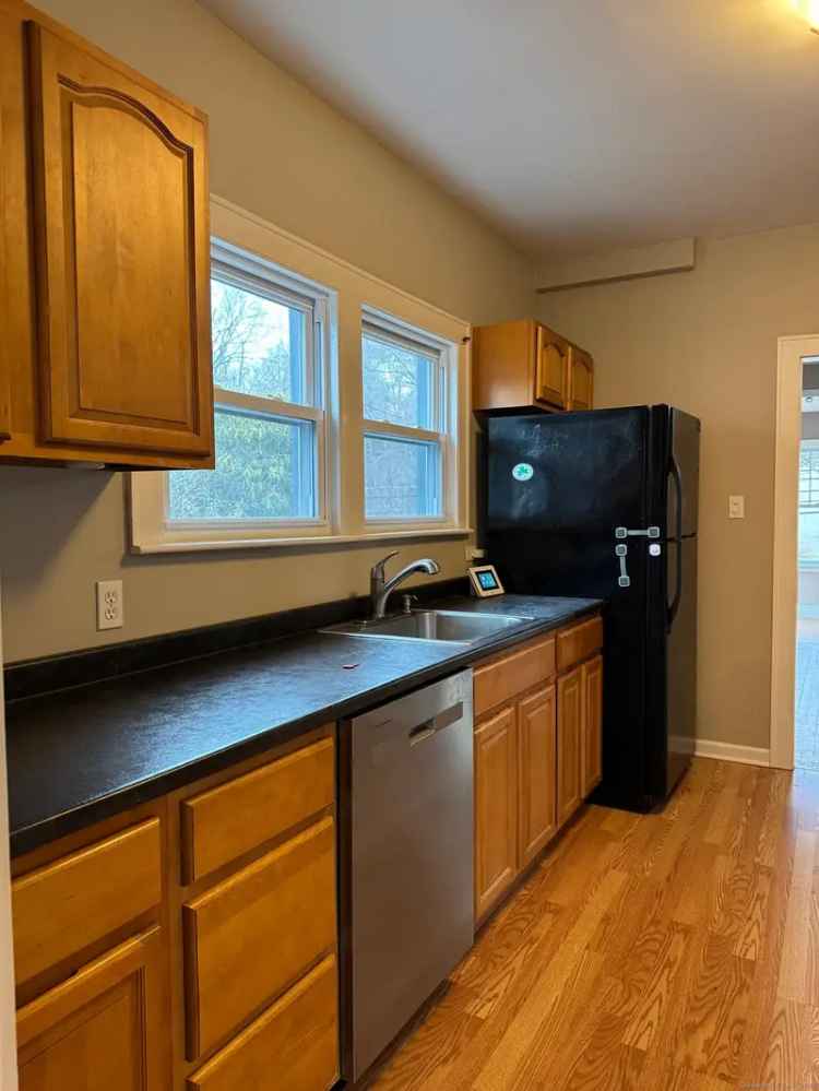 Single-family house For Sale in 212, Winsted Road, Torrington, Connecticut