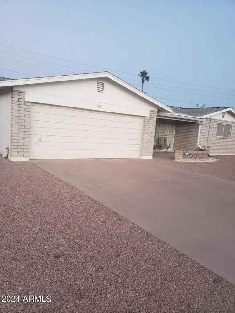 Single-family house For Sale in 908, South Ocotillo Drive, Apache Junction, Arizona