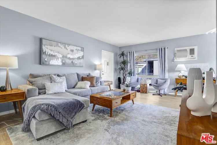 Condo For Sale in 6040, Nevada Avenue, Los Angeles, California