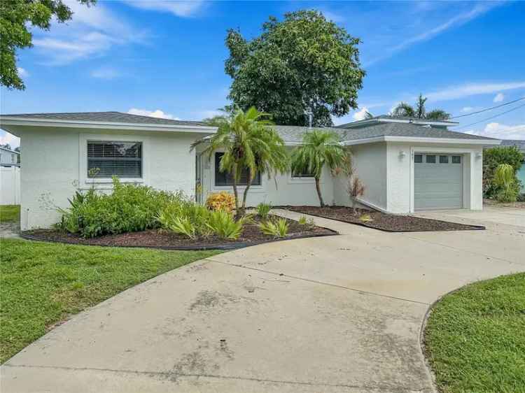 Single-family house For Sale in 143, 92nd Avenue Northeast, Saint Petersburg, Florida