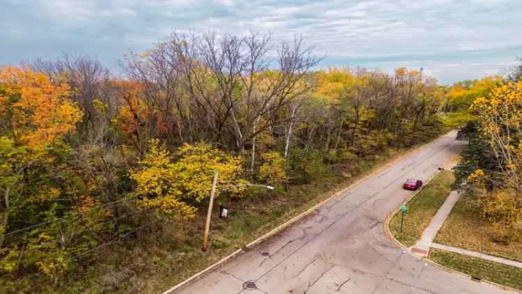 Land For Sale in 108, Arrowhead Drive, Algonquin, Illinois