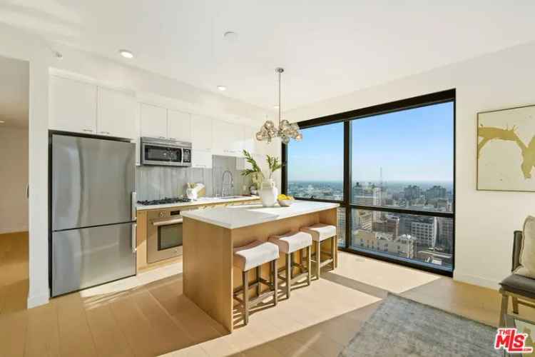 Condo For Sale in 400, South Broadway, Los Angeles, California