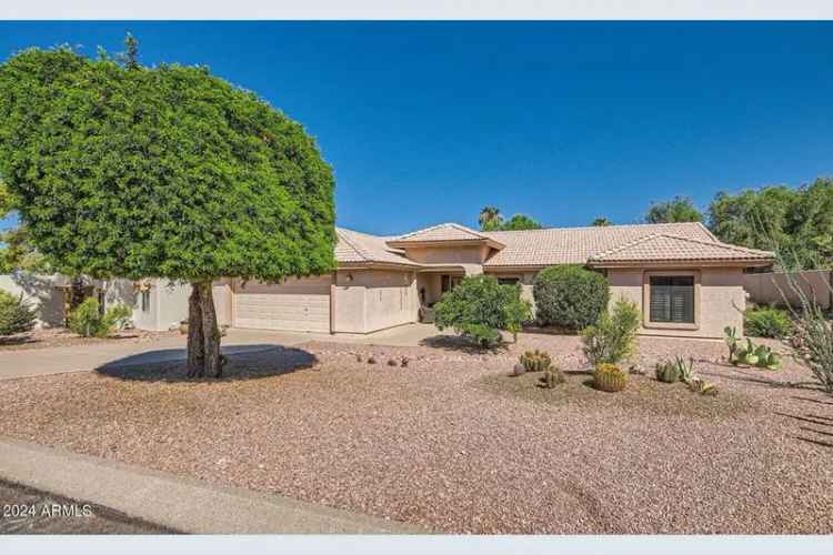 Single-family house For Sale in Fountain Hills, Arizona