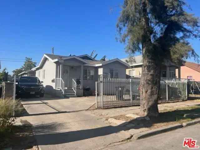 Multi-family house For Sale in 219, East 76th Street, Los Angeles, California