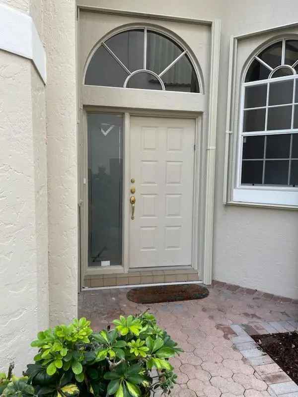 Single-family house For Sale in Boca Raton, Florida