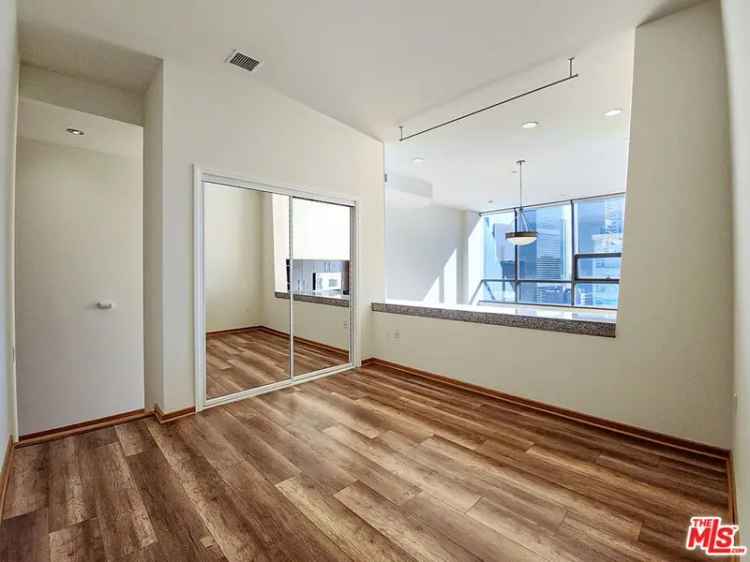 Condo For Sale in 1100, Wilshire Boulevard, Los Angeles, California